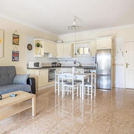 Apartamento Awesome In With Wifi