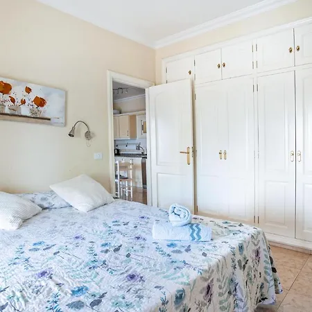 Apartamento Awesome In With Wifi